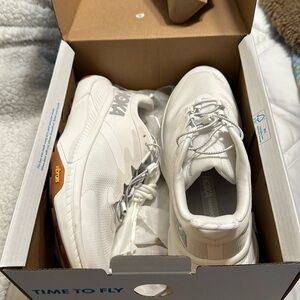 NIB Hoka tennis shoes